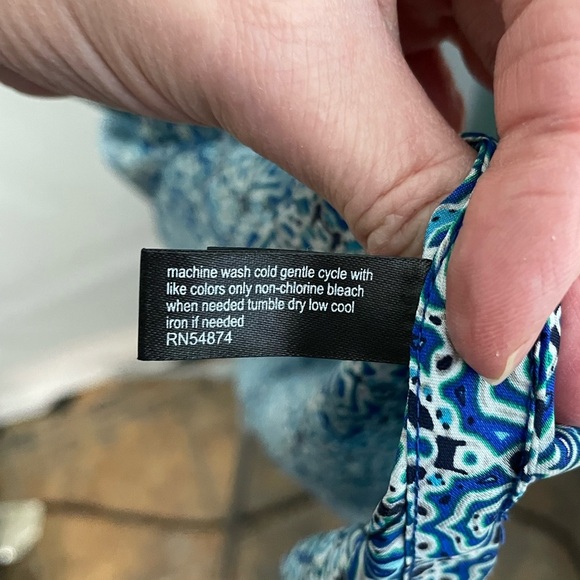 The Limited Blue Patterned Women's halter/tank‎ top size Large - Picture 10 of 11